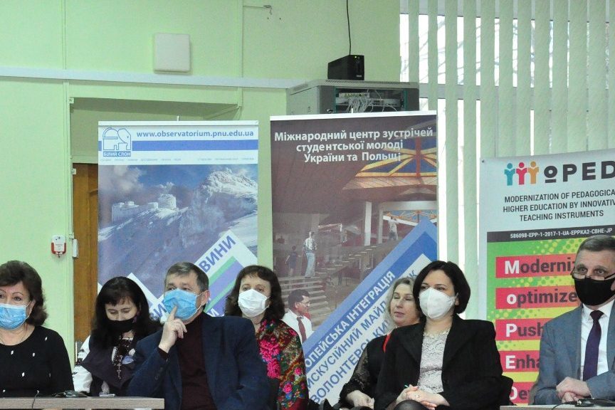 Розколяда на Педагогічному 05