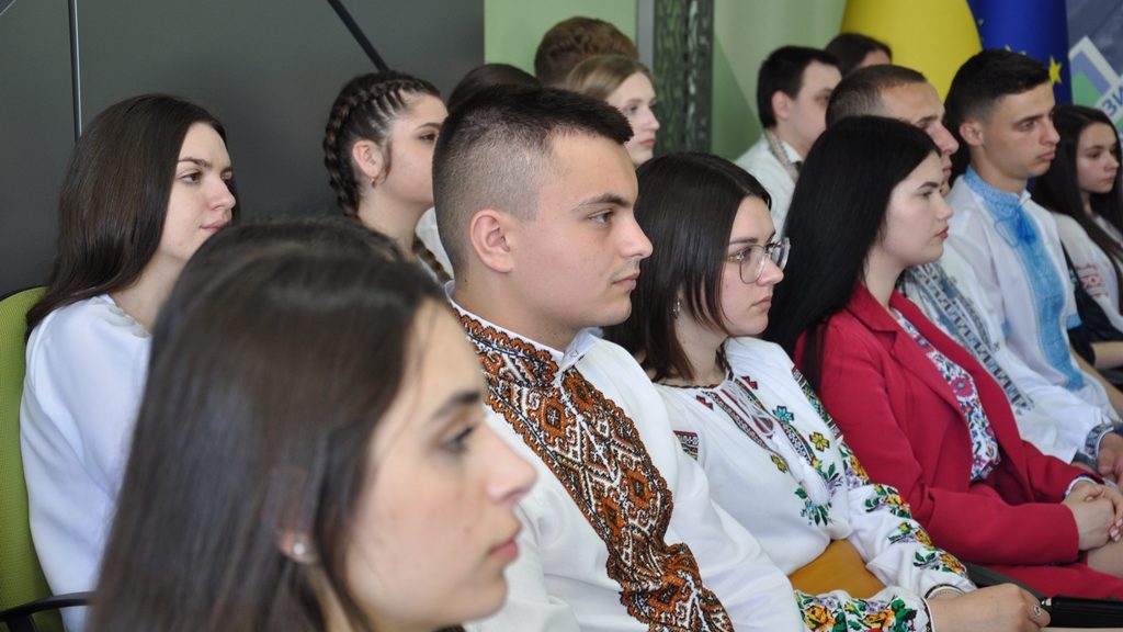 Президент України зустрівся зі студентами закладів вищої освіти України 04