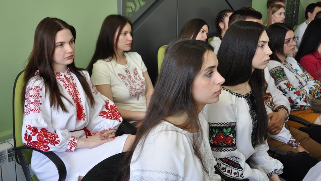 Президент України зустрівся зі студентами закладів вищої освіти України 08