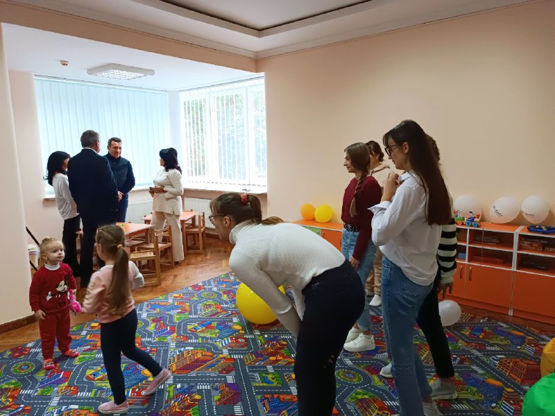 Засновник бренду Mr. Leader відвідав Центр освіти та піклування ПНУ 06