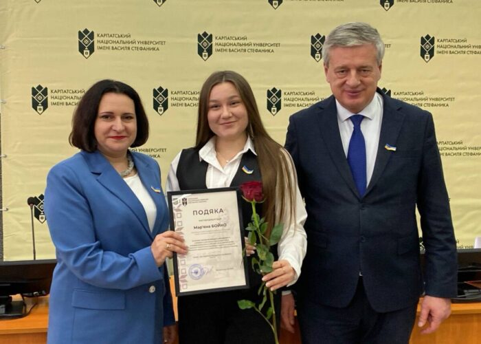 photo_5256226336454415614_y