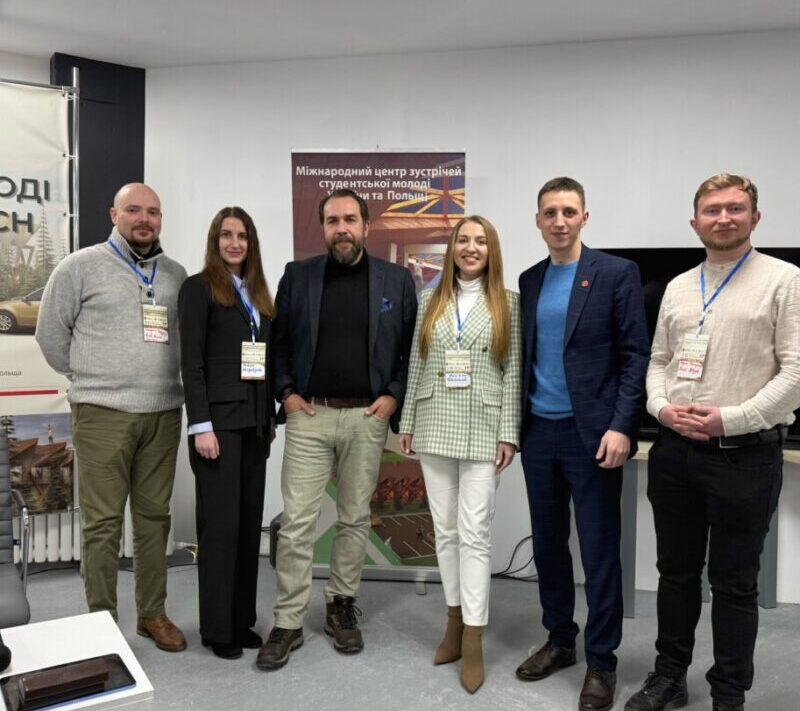 654960901_2740536619640526_1725252255850514119_n-800x800